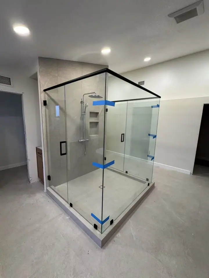 U-shaped enclosure installed by Merlord