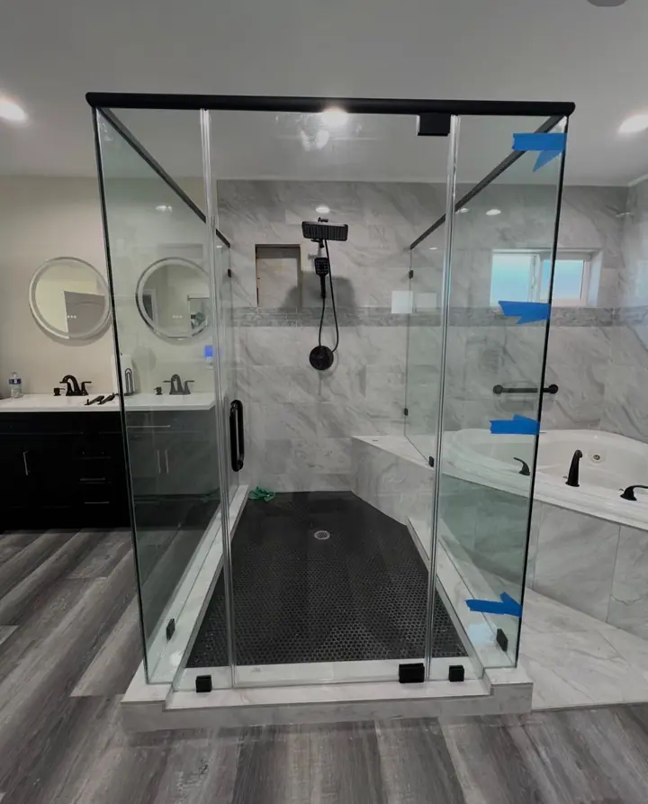 U-shaped enclosure installed by Merlord